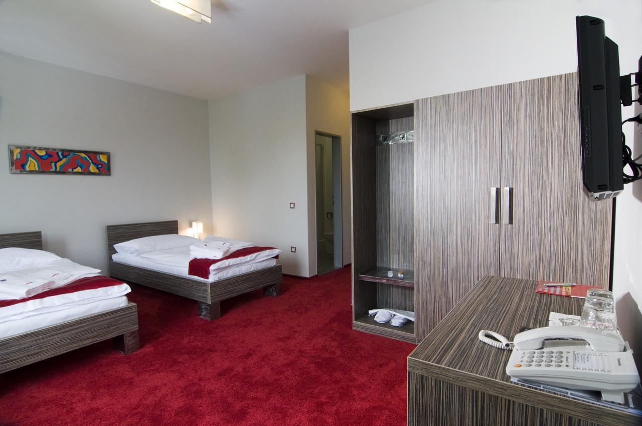 Hotel Olympia โกปชิฟนิตเซ ภายนอก รูปภาพ