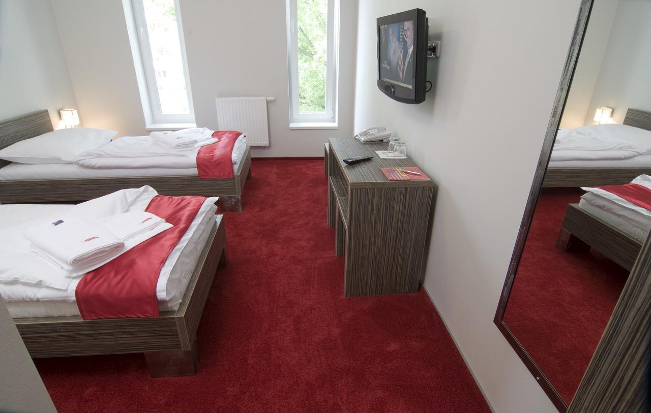 Hotel Olympia โกปชิฟนิตเซ ภายนอก รูปภาพ